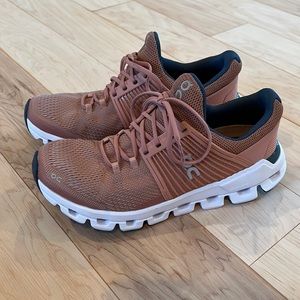 On Cloud Cloudswift running shoes